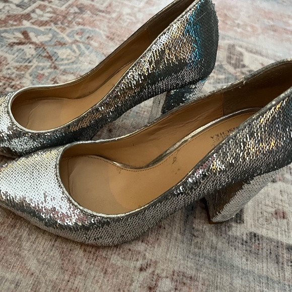 Badgley Mischka Silver Sequinned Block Heels - Picture 2 of 4